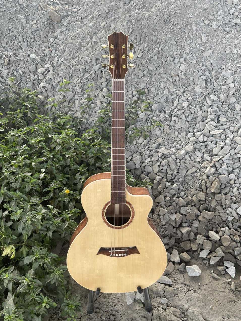 GUITAR ACOUSTIC GỖ SAPELE DÁNG A KHUYẾT