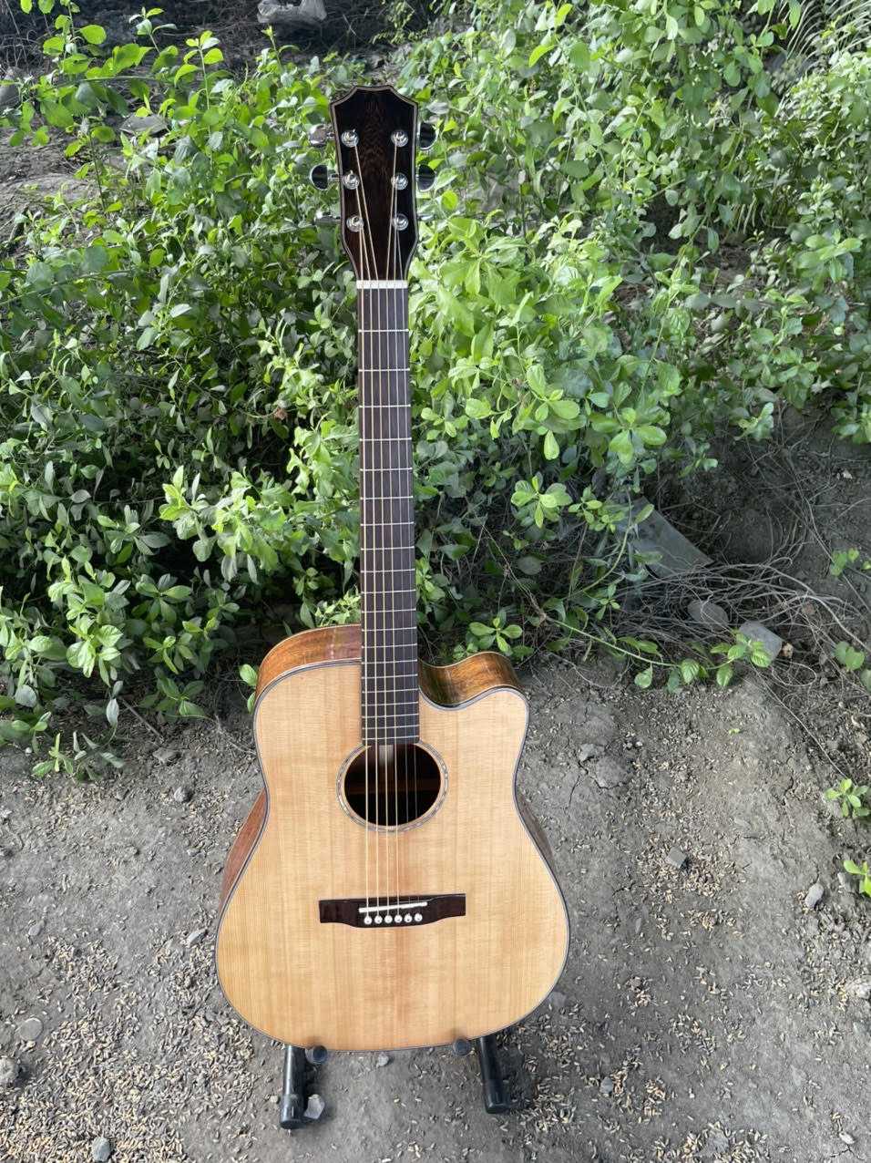 GUITAR ACOUSTIC GỖ MAHOGANY DÁNG D KHUYẾT