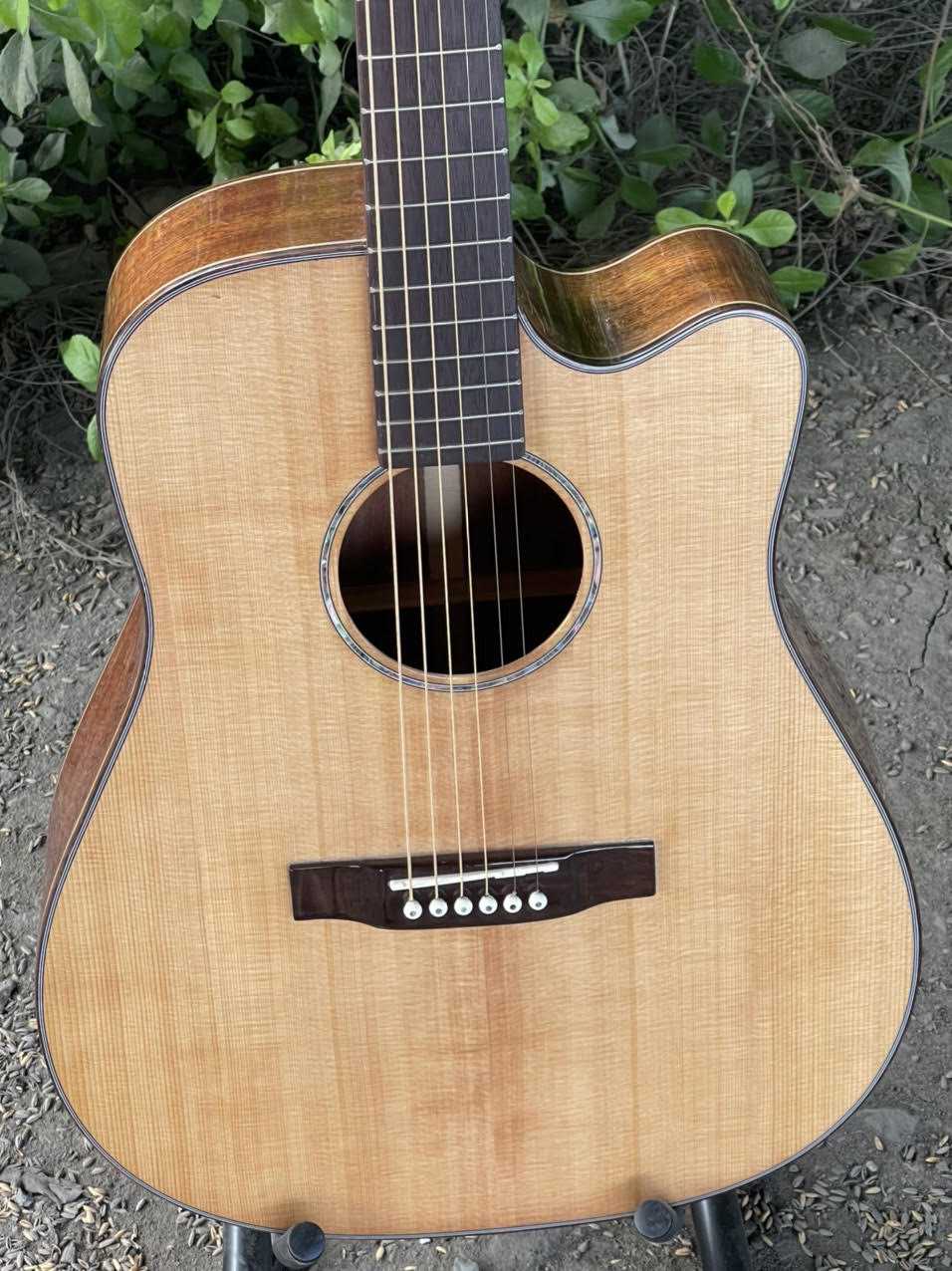 GUITAR ACOUSTIC GỖ MAHOGANY DÁNG D KHUYẾT