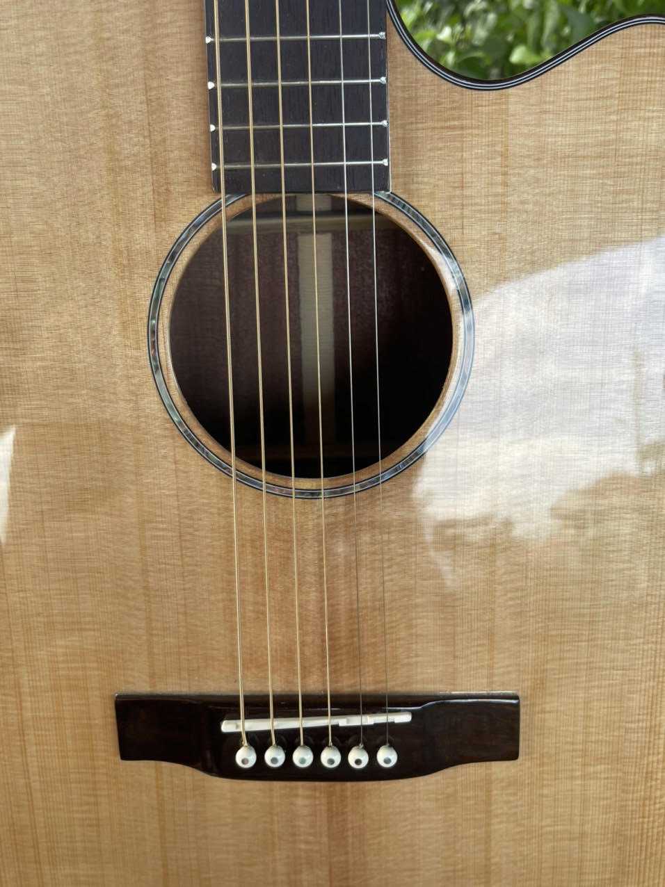 GUITAR ACOUSTIC GỖ MAHOGANY DÁNG D KHUYẾT