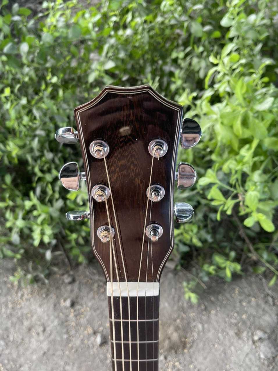 GUITAR ACOUSTIC GỖ MAHOGANY DÁNG D KHUYẾT