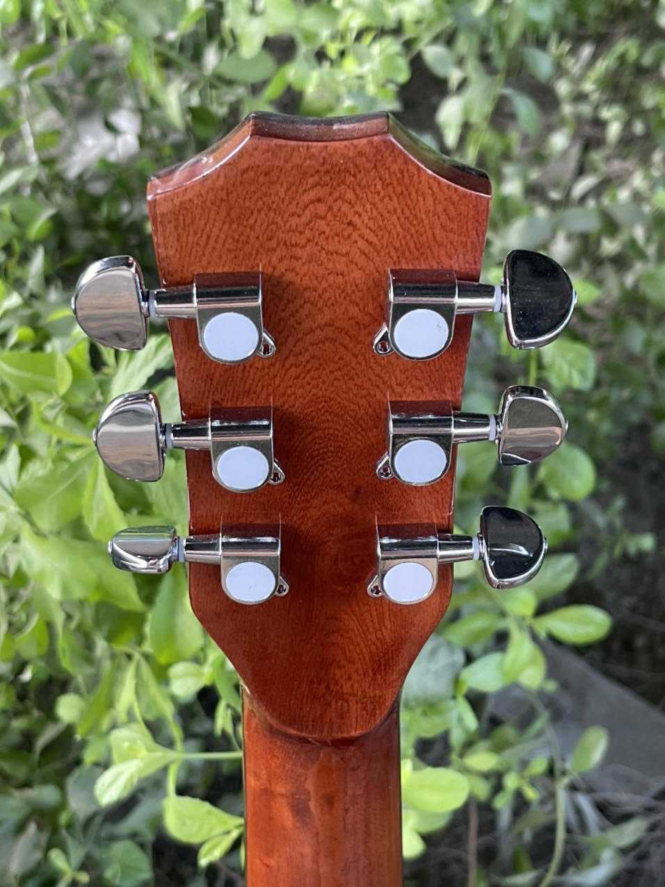 GUITAR ACOUSTIC GỖ MAHOGANY DÁNG D KHUYẾT