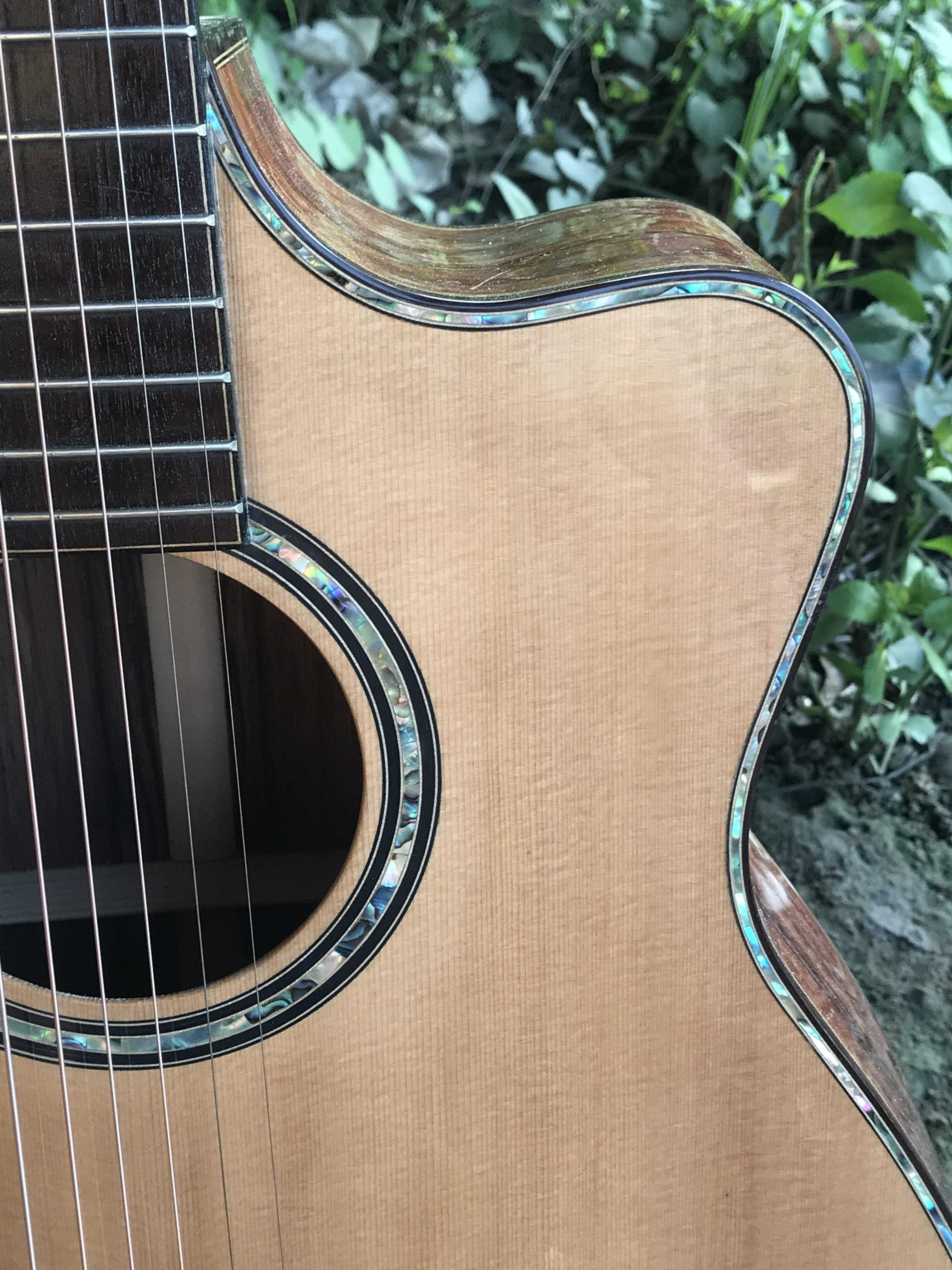 GUITAR ACOUSTIC GỖ ZINCOTE ĐỎ DÁNG A KHUYẾT CẨN XÀ CỪ