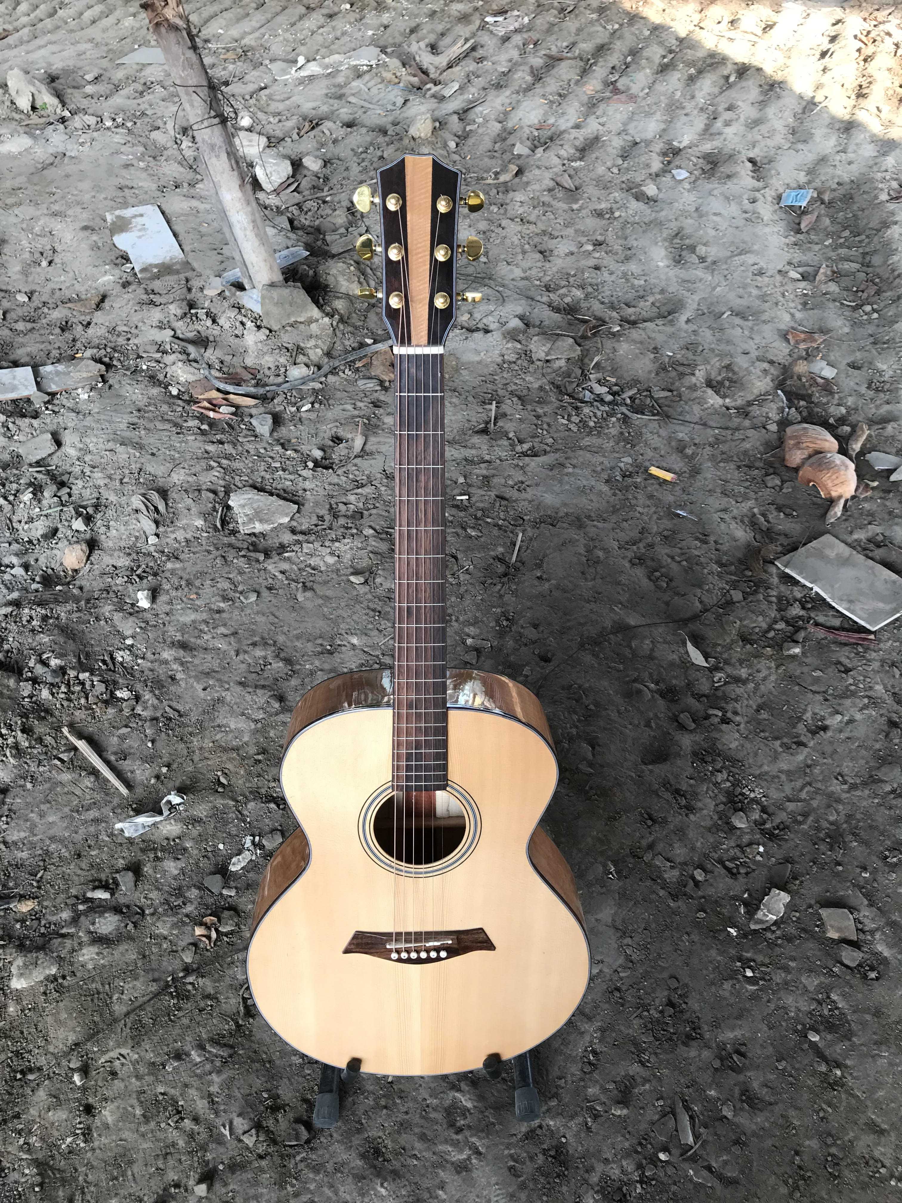 GUITAR ACOUSTIC GỖ MAPLE CƯỜM DÁNG OM