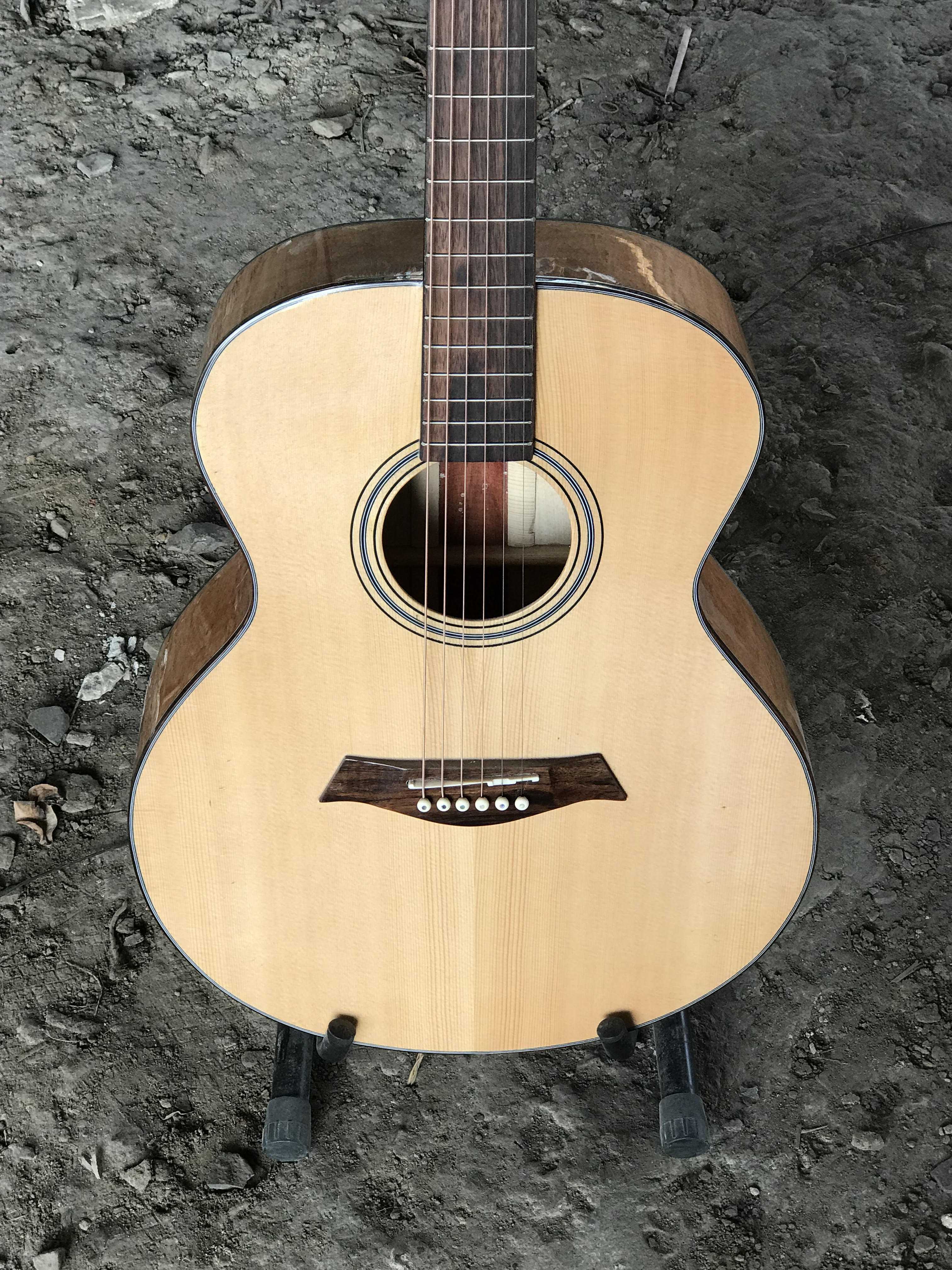 GUITAR ACOUSTIC GỖ MAPLE CƯỜM DÁNG OM