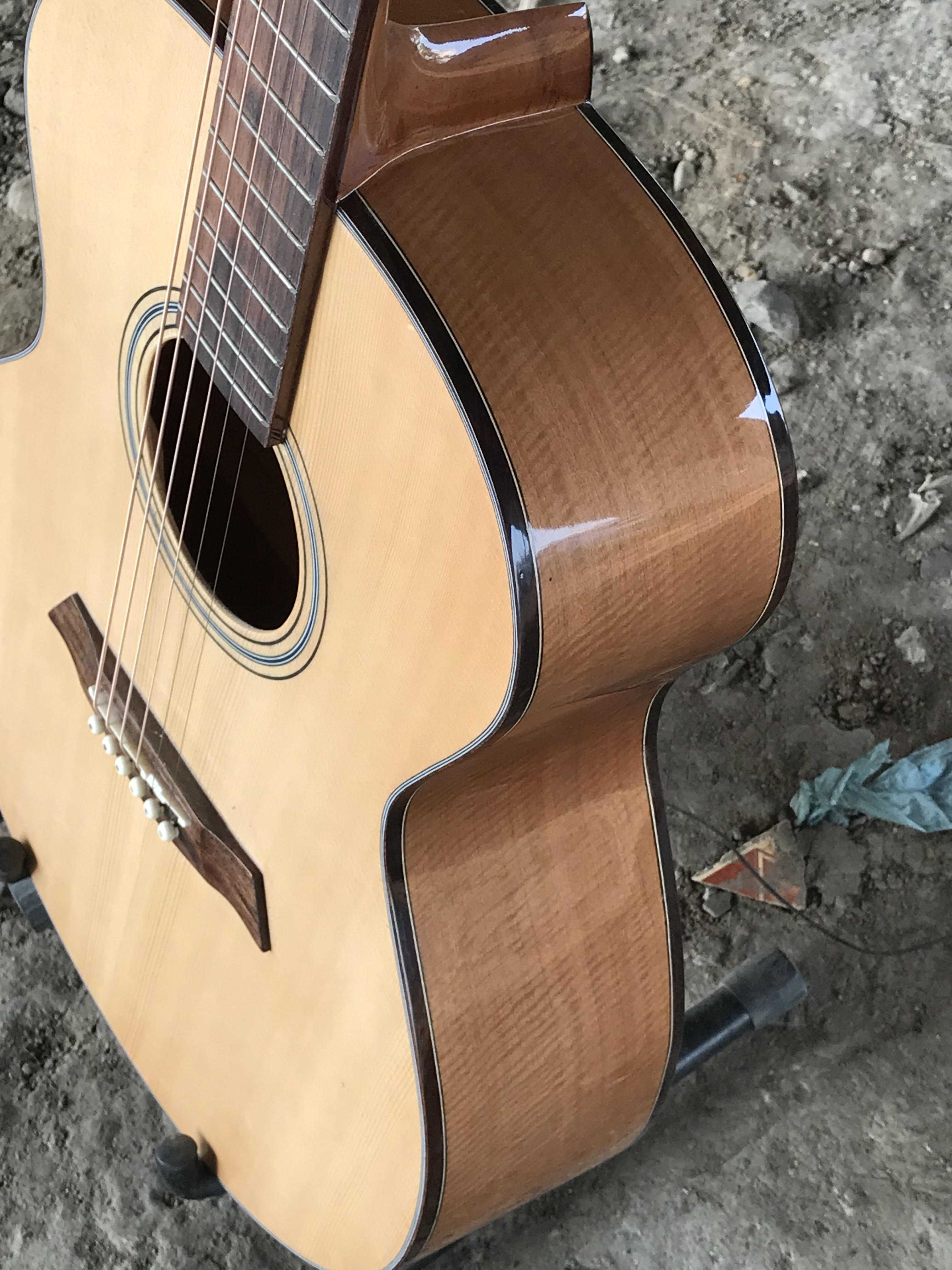 GUITAR ACOUSTIC GỖ MAPLE CƯỜM DÁNG OM