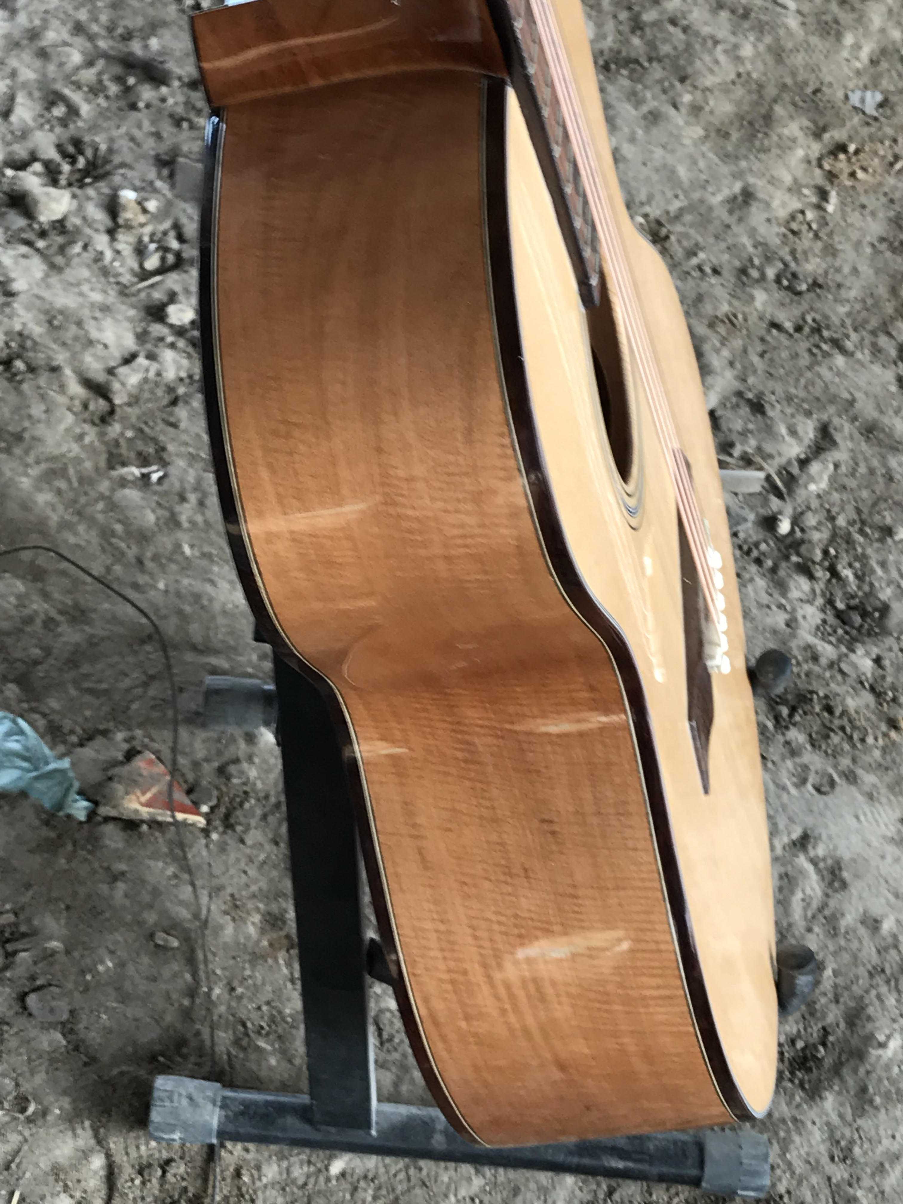 GUITAR ACOUSTIC GỖ MAPLE CƯỜM DÁNG OM