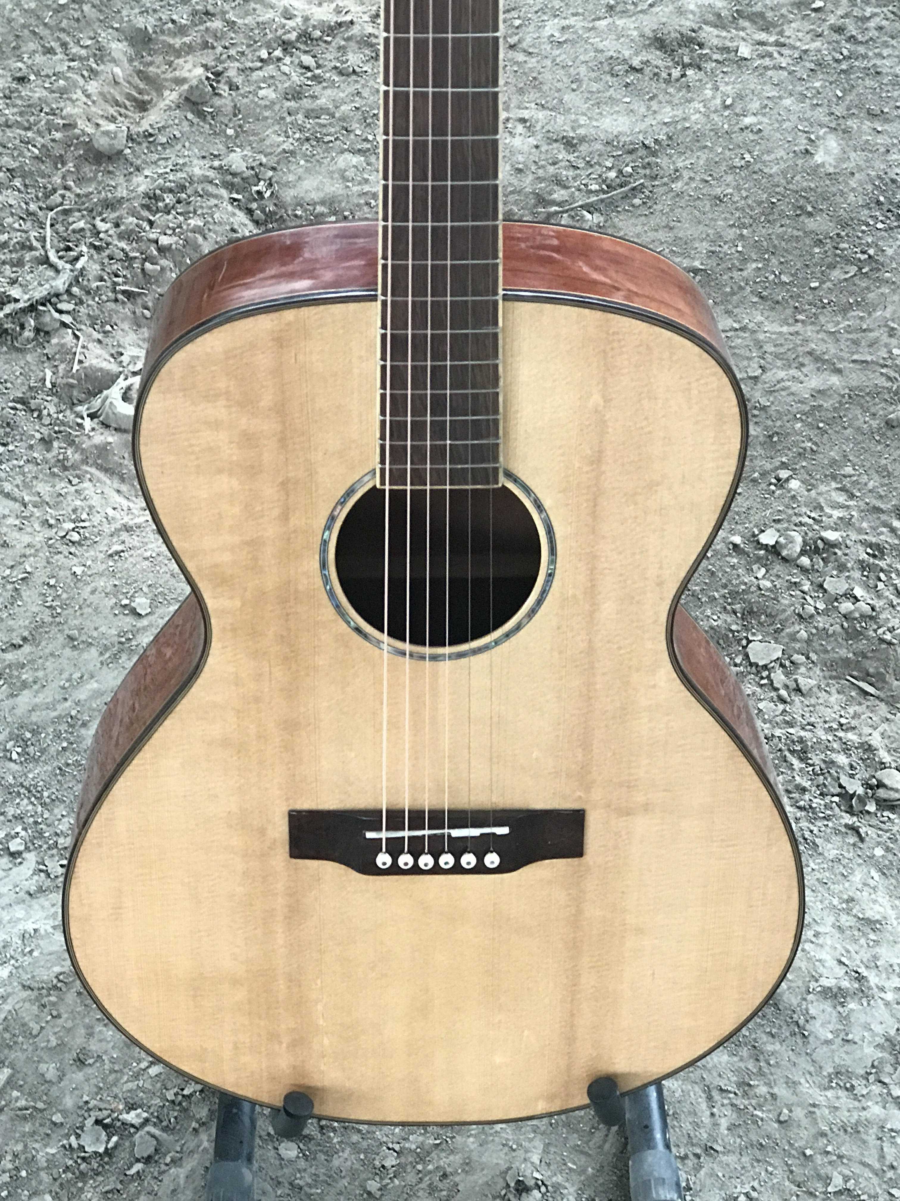 GUITAR ACOUSTIC GỖ HỒNG ĐÀO DÁNG OM