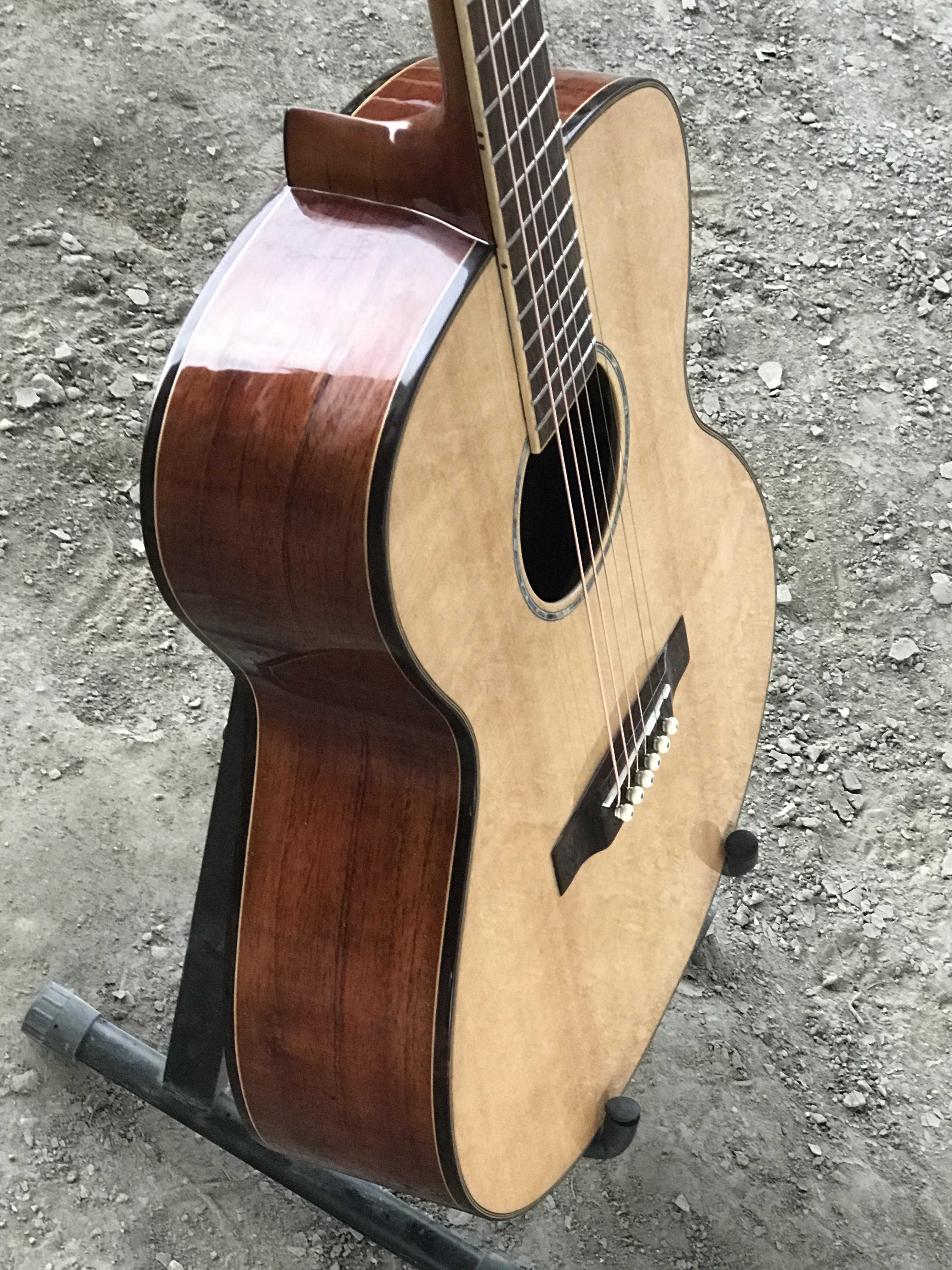 GUITAR ACOUSTIC GỖ HỒNG ĐÀO DÁNG OM