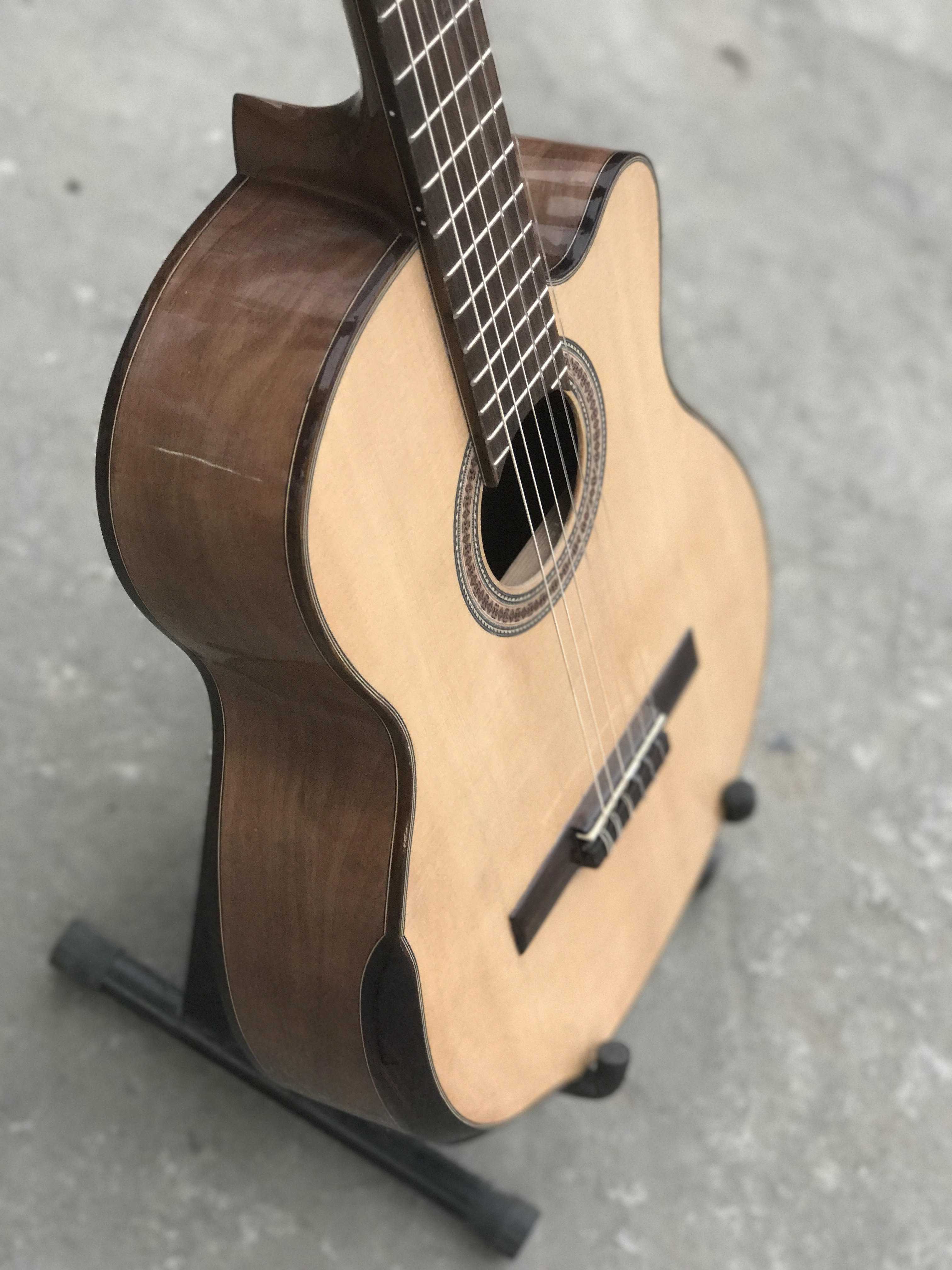 GUITAR GỖ BẰNG LĂNG CƯỜM KỸ DÁNG KHUYẾT