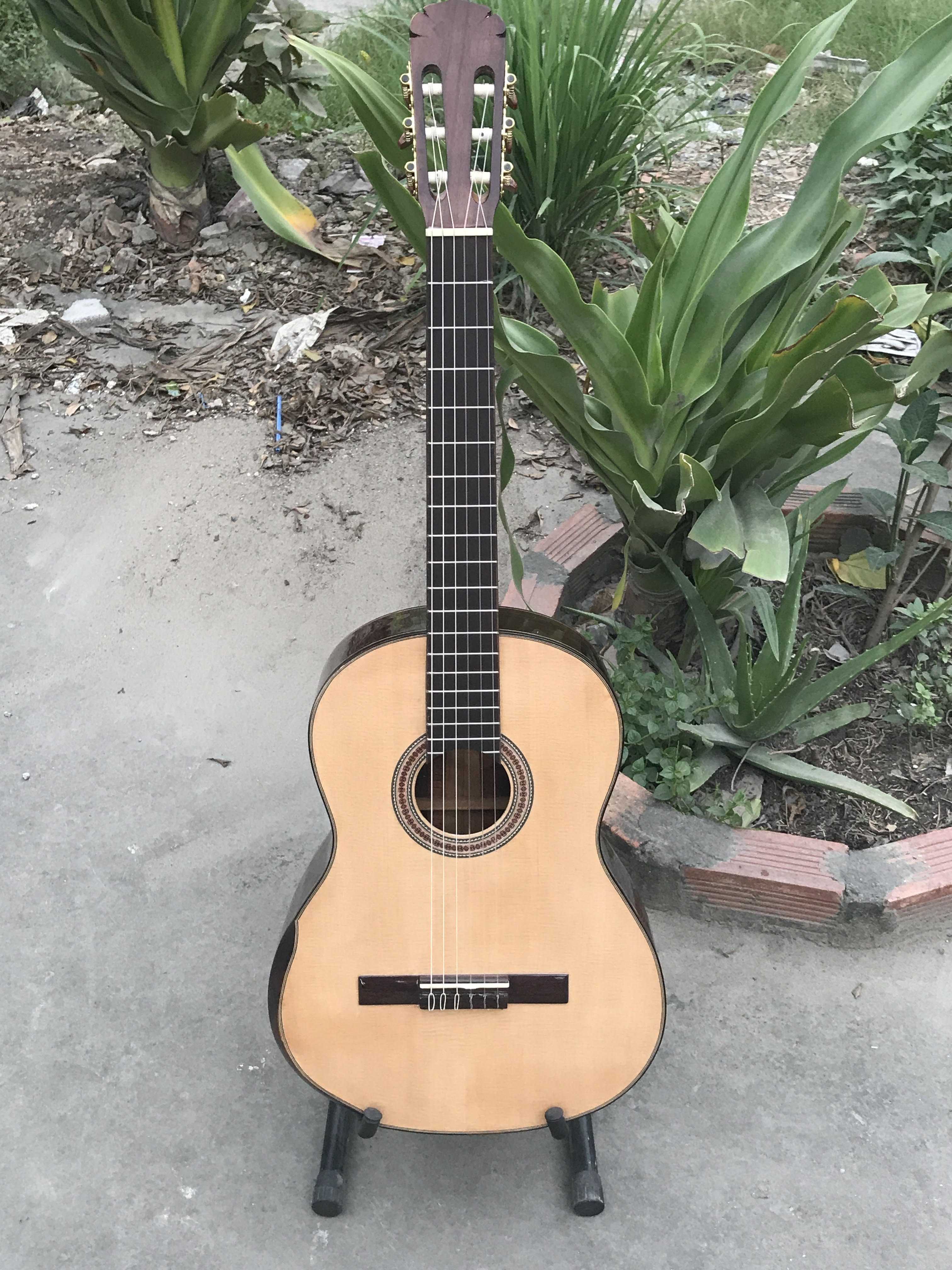 GUITAR CLASSIC GỖ BRAZILIAN ROSEWOOD DÁNG TRÒN