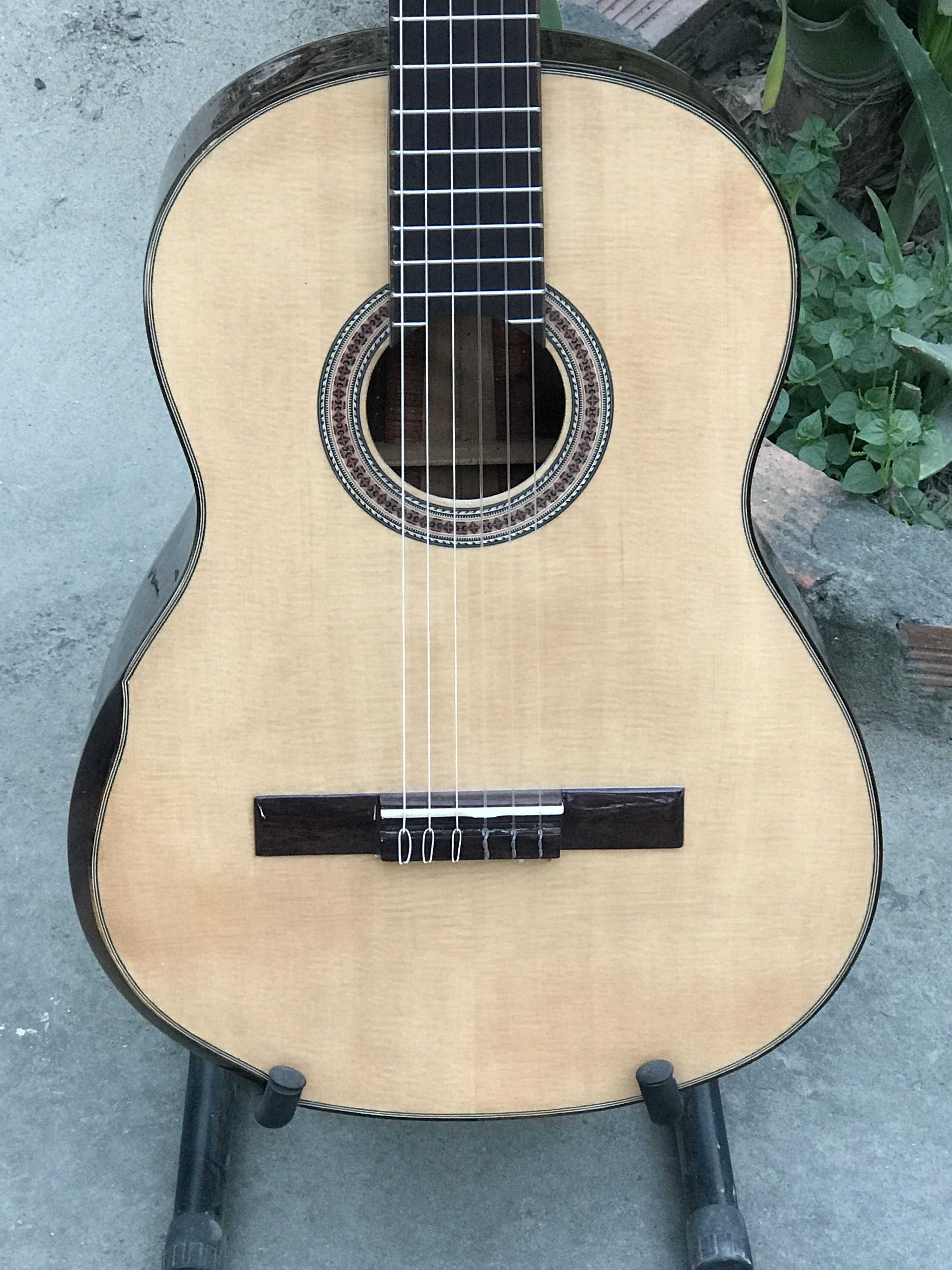 GUITAR CLASSIC GỖ BRAZILIAN ROSEWOOD DÁNG TRÒN