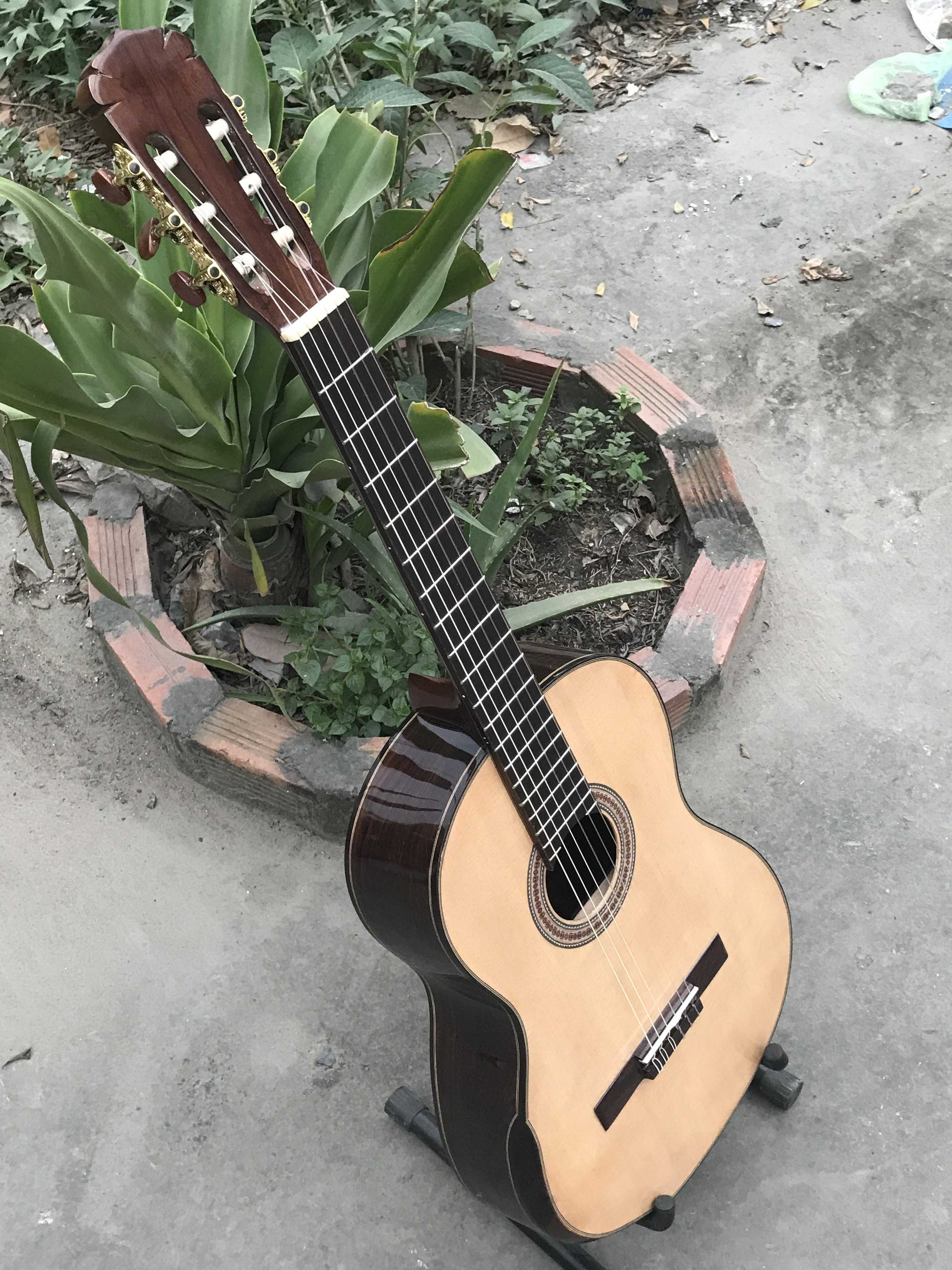 GUITAR CLASSIC GỖ BRAZILIAN ROSEWOOD DÁNG TRÒN