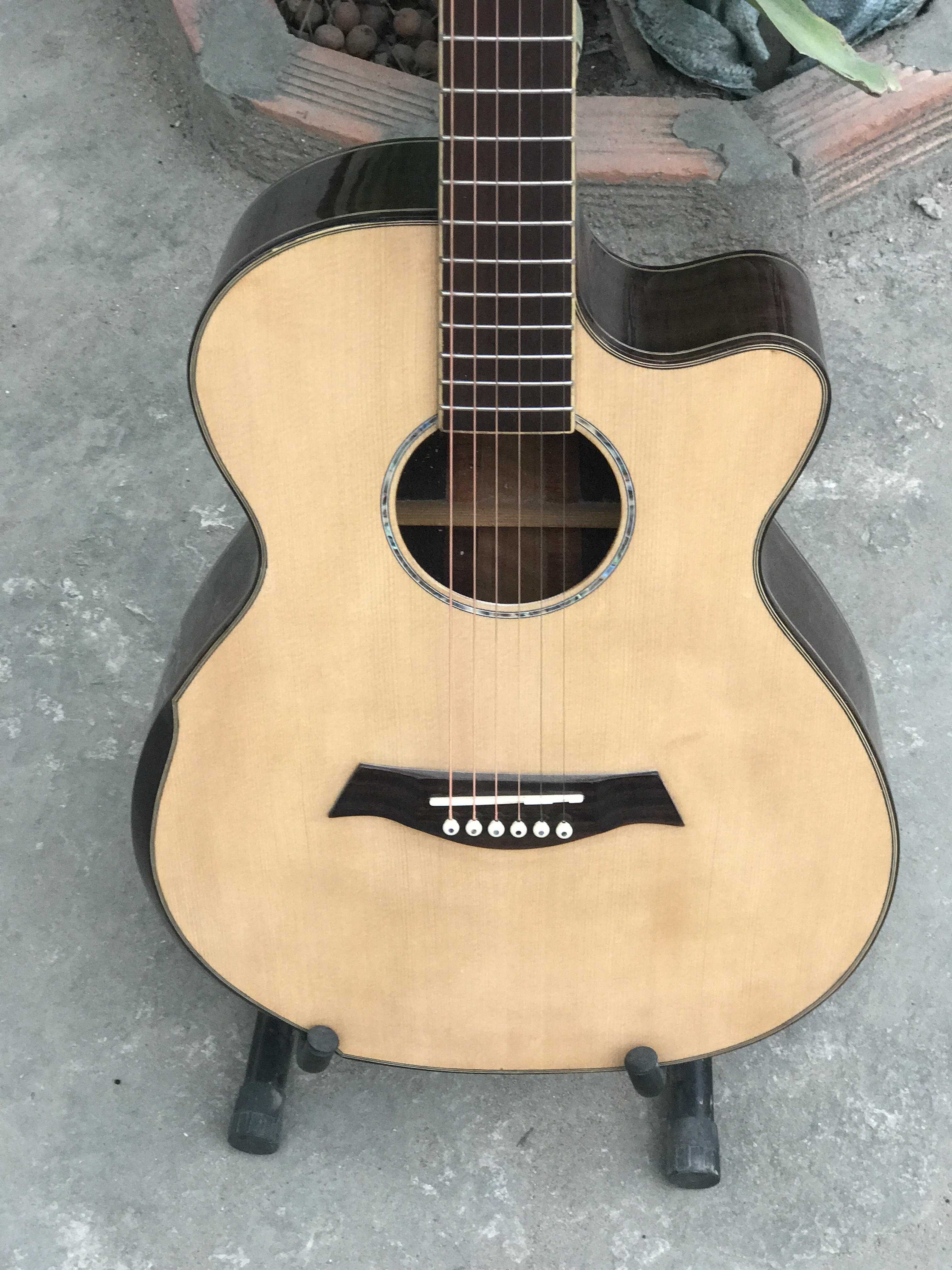 GUITAR ACOUSTIC GỖ BRAZILIAN ROSEWOOD DÁNG A KHUYẾT VÁT TAY VÁT LƯNG