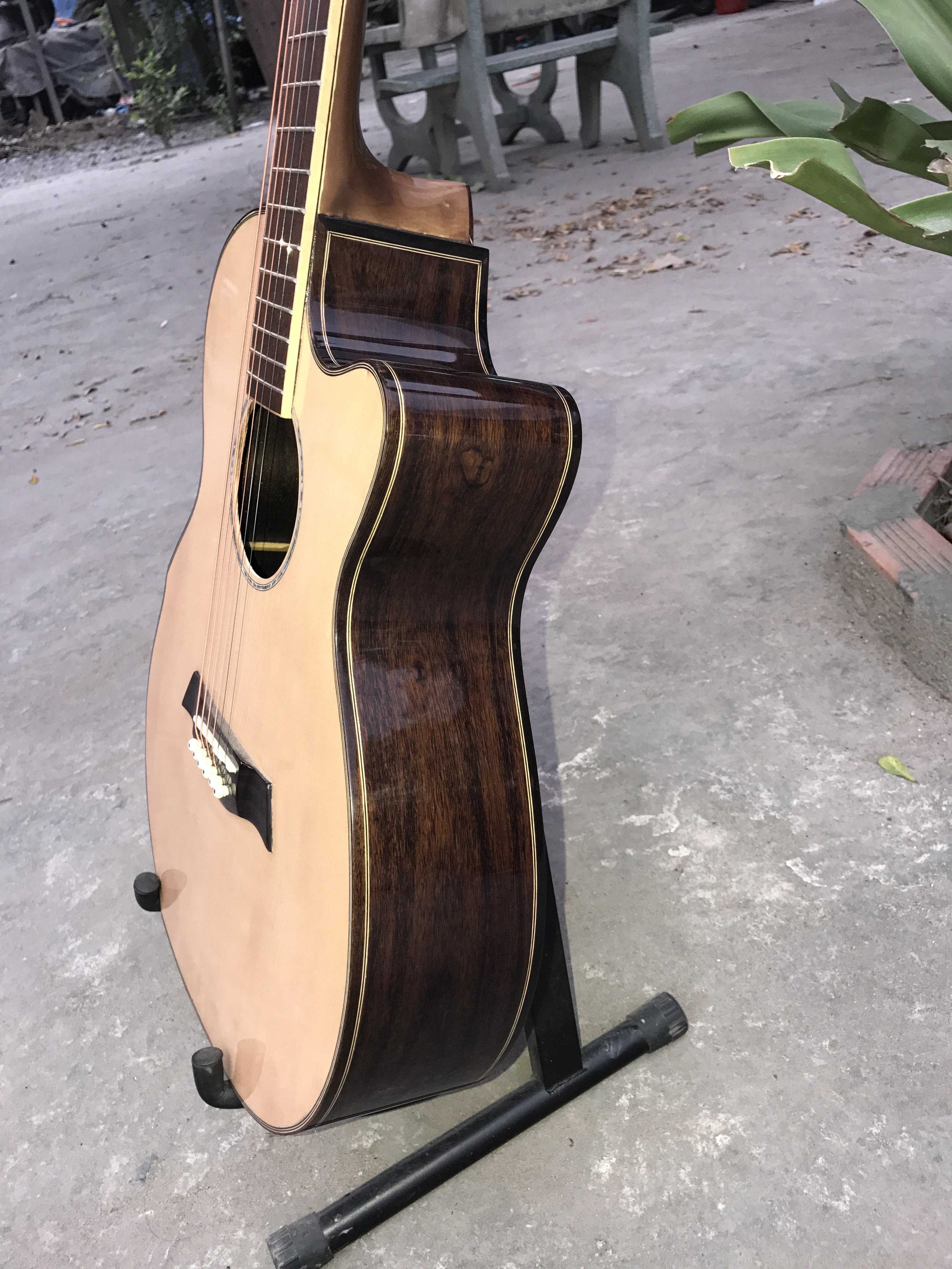 GUITAR ACOUSTIC GỖ BRAZILIAN ROSEWOOD DÁNG A KHUYẾT VÁT TAY VÁT LƯNG