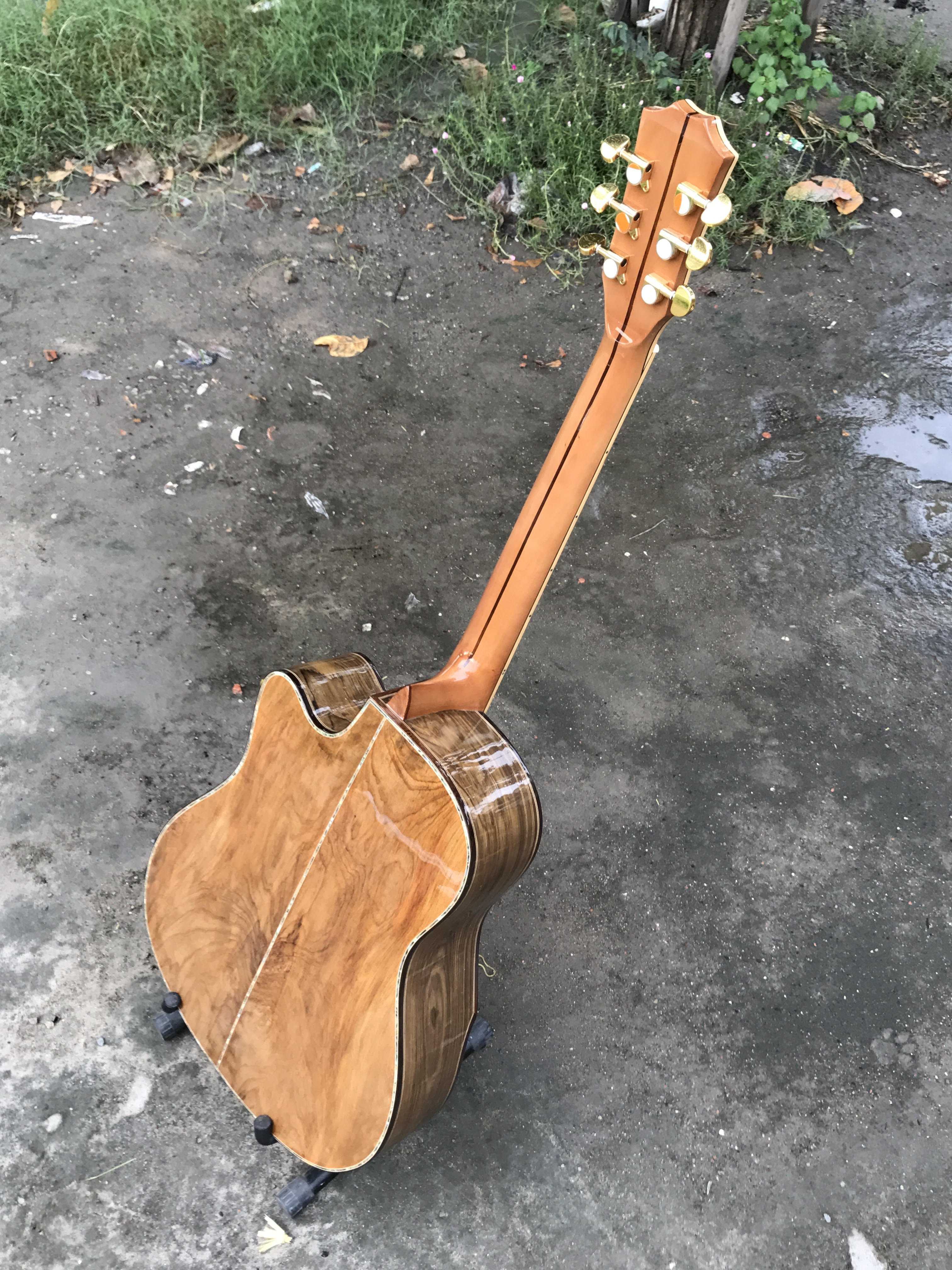 GUITAR GỖ THUỶ TÙNG HÀNG VIP PRO MÀU XANH NGỌC CÓ THỂ NÓI LÀ TUYỆT PHẨM CỦA CÁC LOÀI GỖ TRÊN THẾ GIỚI