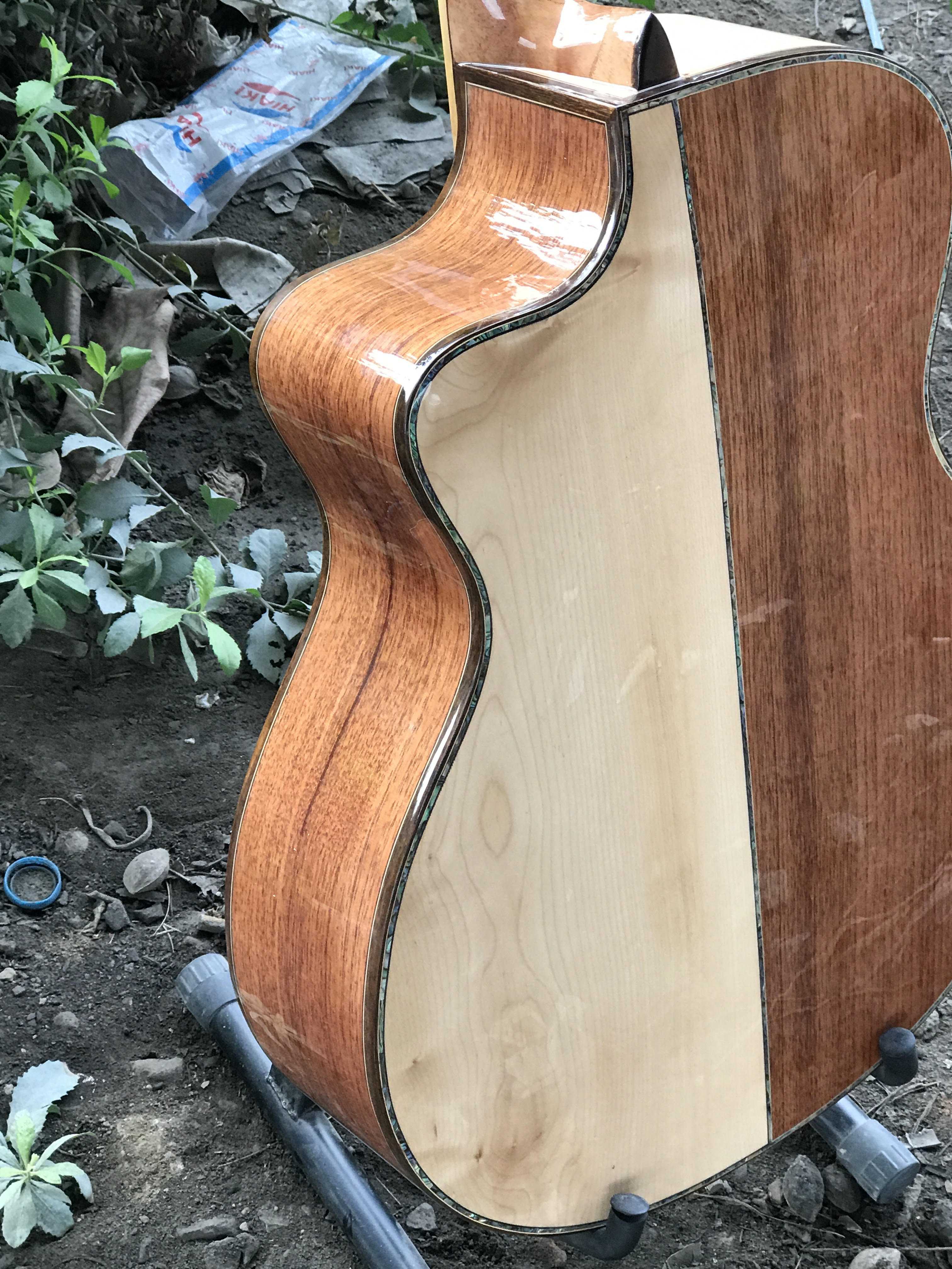 GUITAR GỖ MAPLE KẾT HỢP VỚI HỒNG MỘC CẨN XÀ CỪ TUYỆT PHẨM 