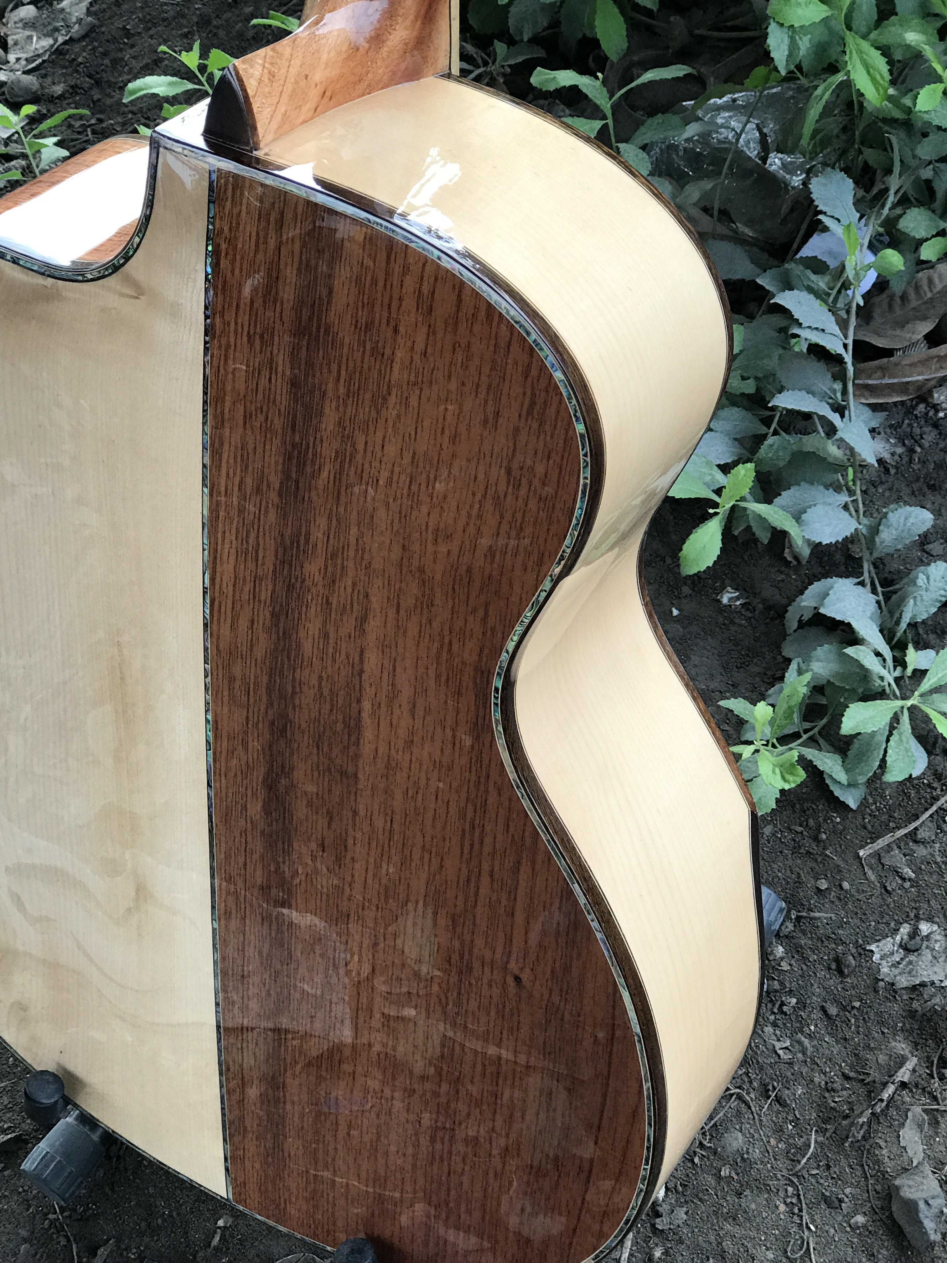 GUITAR GỖ MAPLE KẾT HỢP VỚI HỒNG MỘC CẨN XÀ CỪ TUYỆT PHẨM 