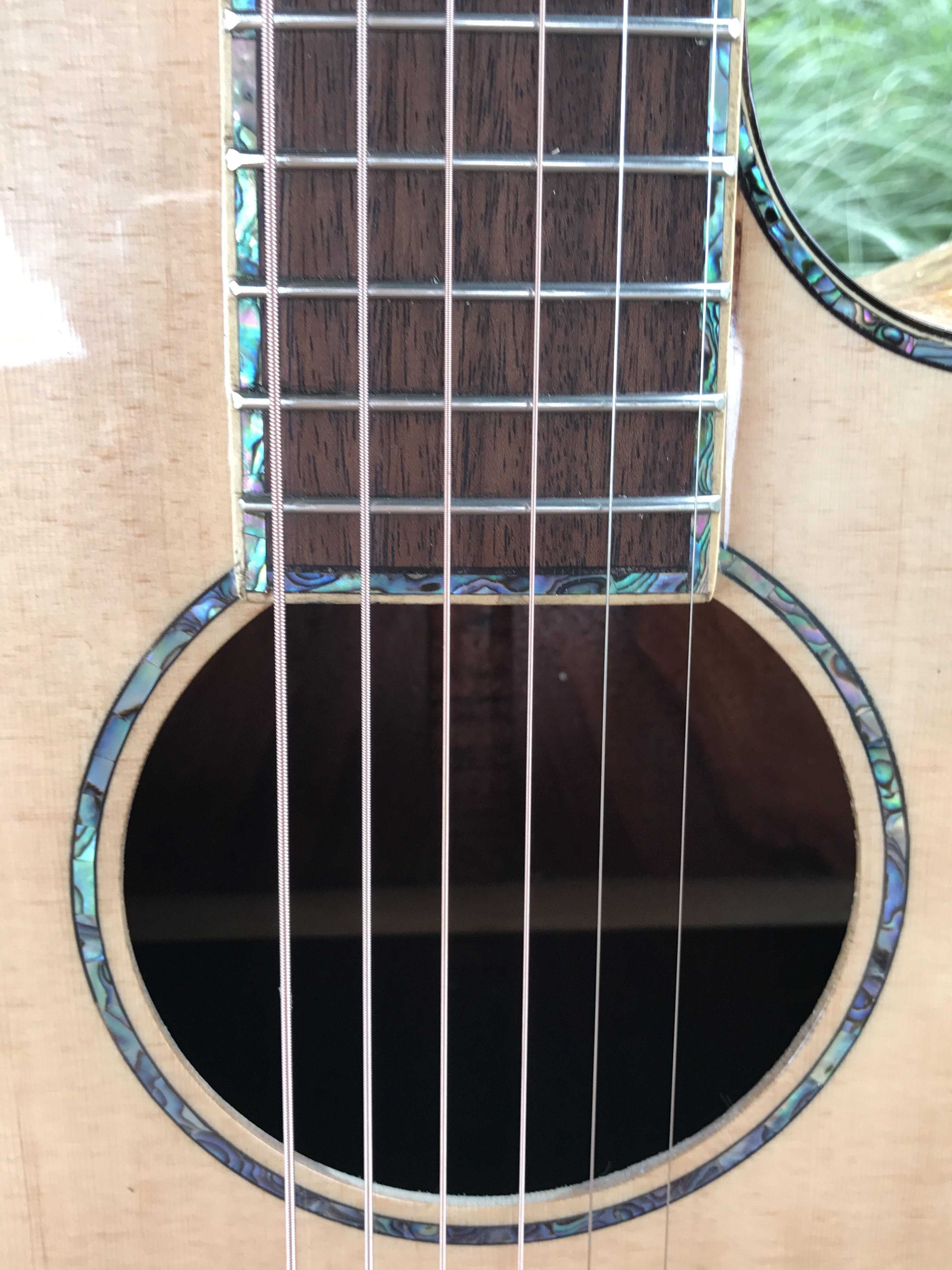 GUITAR ACOUSTIC GỖ KOA MỸ DÁNG D KHUYẾTCẨN XÀ CỪ TUYỆT PHẨM 