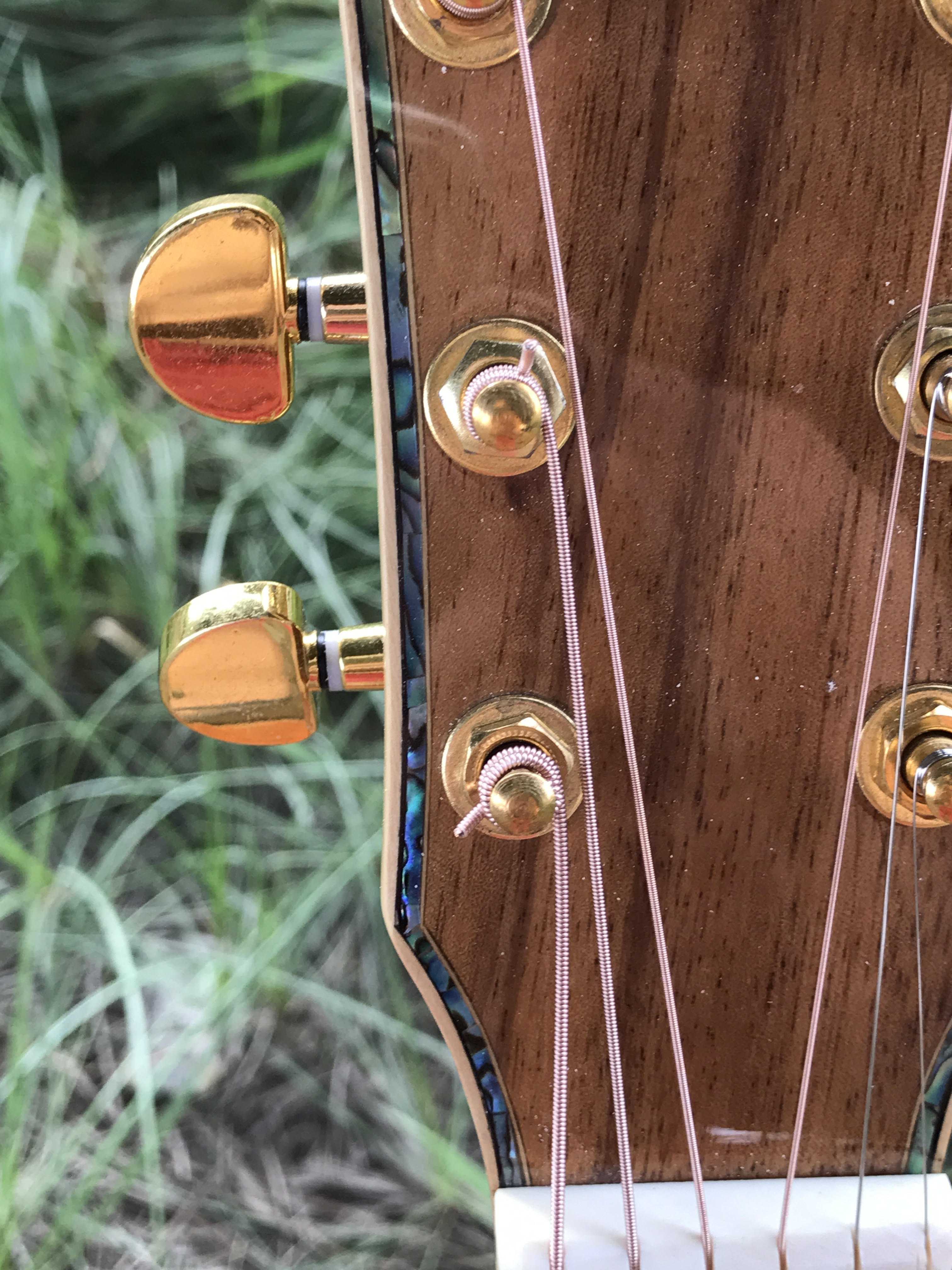 GUITAR ACOUSTIC GỖ KOA MỸ DÁNG D KHUYẾTCẨN XÀ CỪ TUYỆT PHẨM 