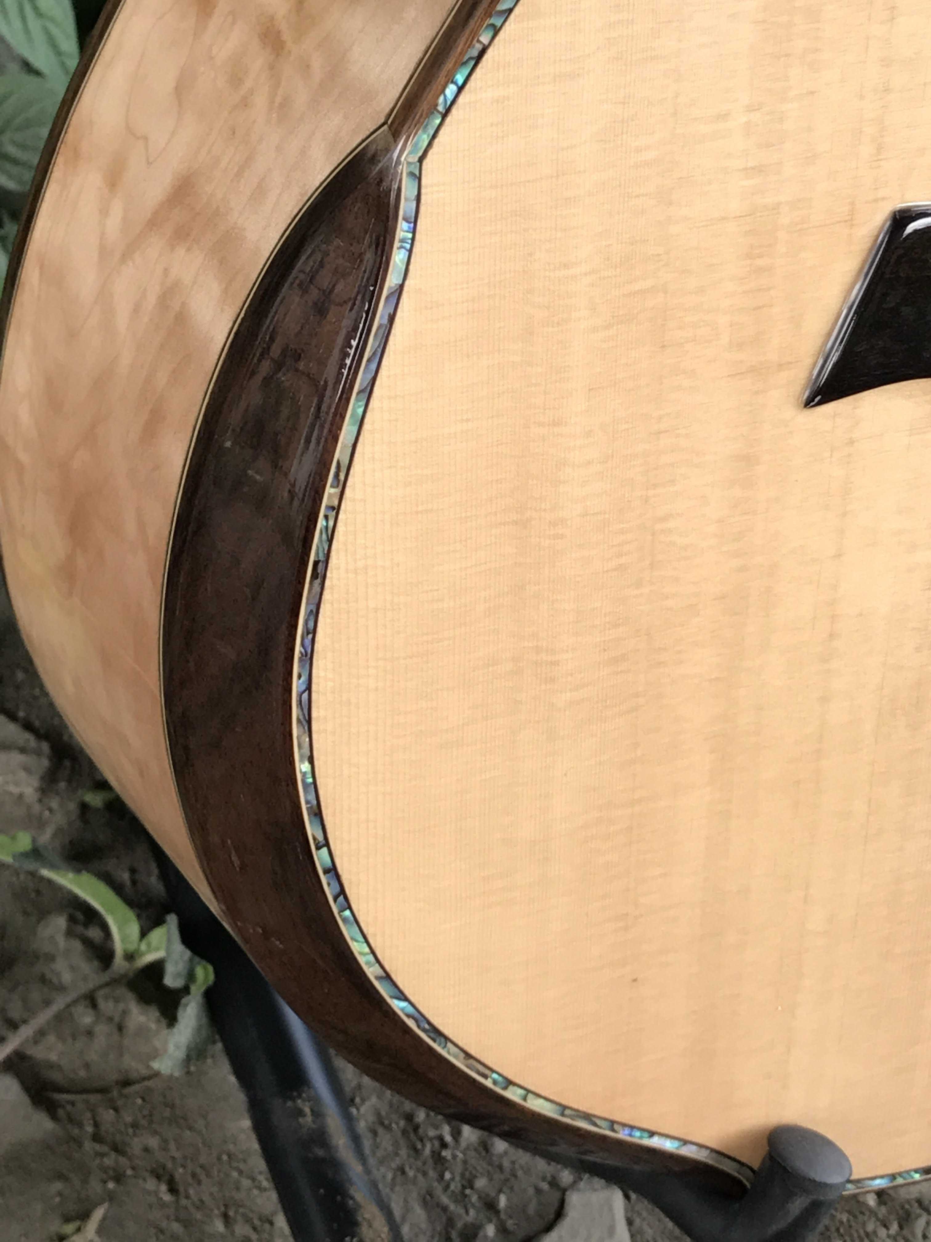 GUITAR ACOUSTIC GỖ MAPLE NU DÁNG OM CẨN XÀ CỪ VIP 